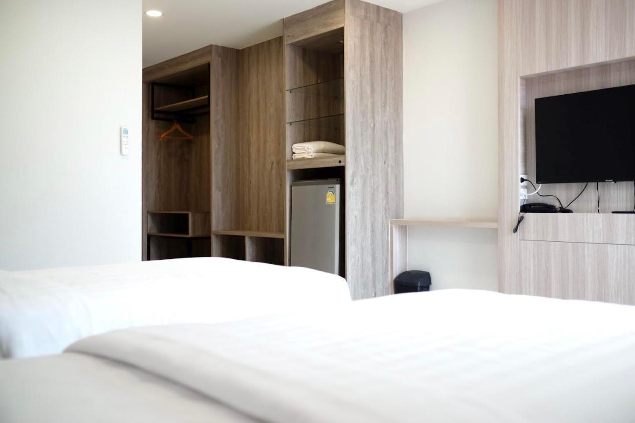Bear'S Den Hotel Pattaya 乔木提恩海滩 外观 照片
